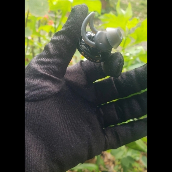 Bose SoundSport Wireless Bose SoundSport Earbud Bluetooth - Black - Picture 6 of 9